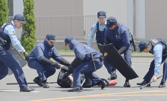 警視庁亀有署が金町浄水場でテロ対処合同訓練