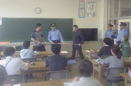 愛知県新城署が管内全小学校の緊急防犯診断　不審者対応訓練も