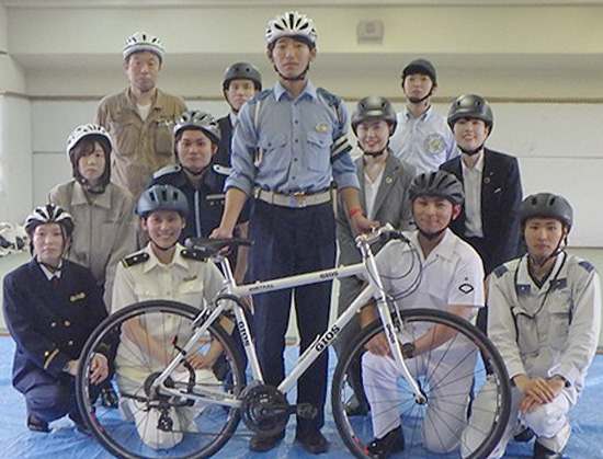 自転車ヘルメット着用へ　京都府舞鶴署が促進モデル事業所に研修会
