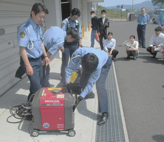 宮城県気仙沼署が災害警備訓練　県民防災の日を前に備えを