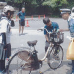 兵庫県川西署が管内高校で生徒の自転車を点検・整備