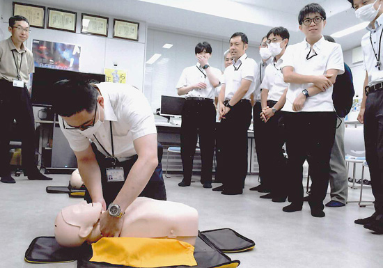 埼玉県警が救急法教養訓練　通指課員らが適切な応急手当等学ぶ