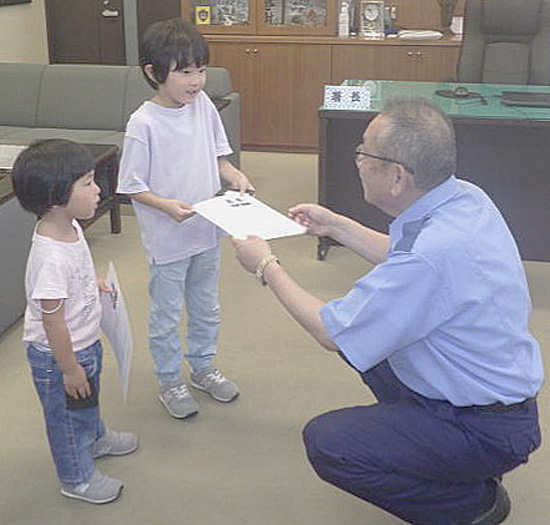 三重県松阪署で「職業参観日」　警察官志望者らが署を見学