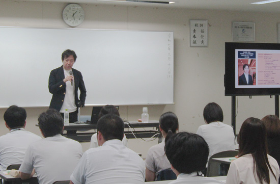 キャリアアップの考え方学ぶ 青森県警が部外講師による講演開く