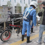警視庁がモペットの違反指導取締り　無免許等での取締件数は今年657件