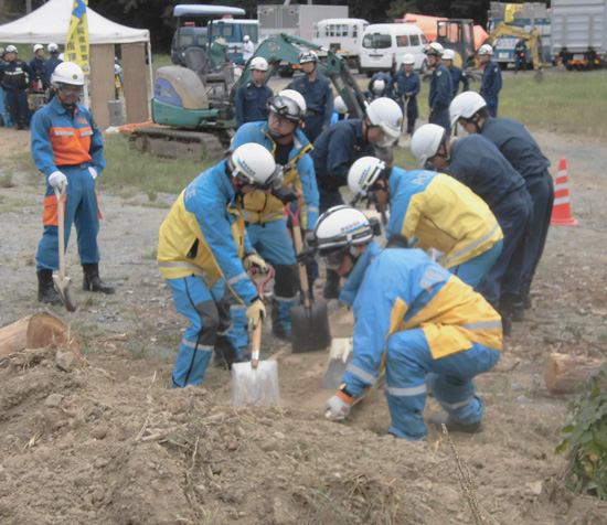 静岡県細江署が湖西署、機動隊と土砂災害訓練