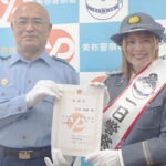地元出身の女子プロレスラーが詐欺防止や交通安全を広報　山口県美祢署がイベント