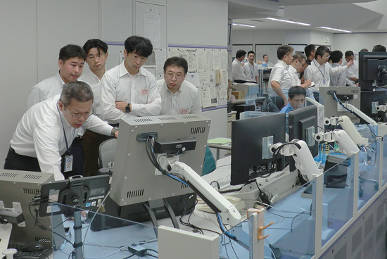 兵庫・大阪の通信指令が相互視察と意見交換　緊密な連携図る