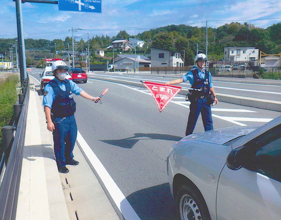 神奈川県伊勢原署が自ら隊との合同緊急配備訓練