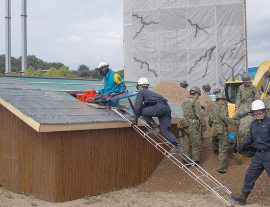 岐阜県各務原署が自衛隊、消防等と合同防災訓練　防災技術の強化で連携