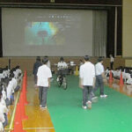 愛知県警が高校で「ながらスマホ」の危険性訴える取り組み