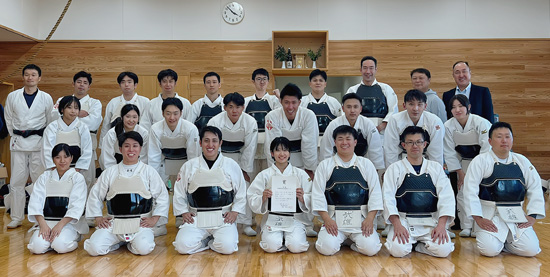 佐賀県鹿島・武雄・白石署が合同で初の逮捕術大会開く