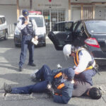 広島県山県署と島根県浜田署が初動対応訓練　強盗致傷事案を想定