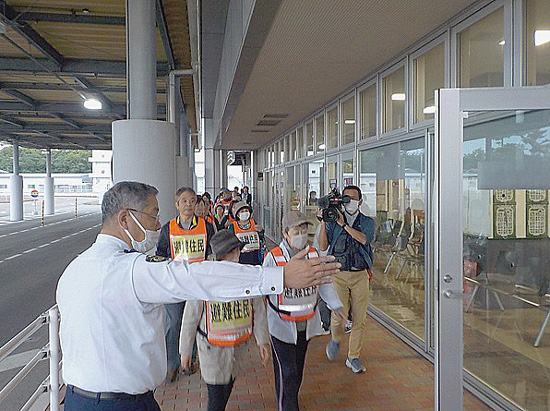 宮崎県警が運転免許センターで地震・津波避難訓練　地域住民も参加