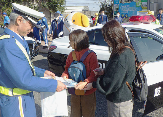 岐阜・滋賀高速隊が冬期のスリップ事故に注意呼びかけ