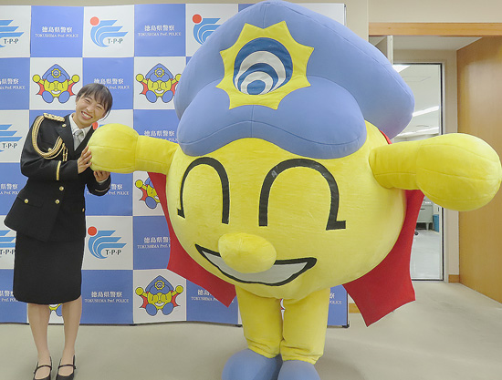 徳島県警が年末年始特別警戒の出発式開く　銀行に詐欺防止協力の依頼も