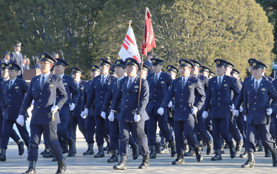 警視庁で年頭部隊出動訓練　1,246人の部隊が出動