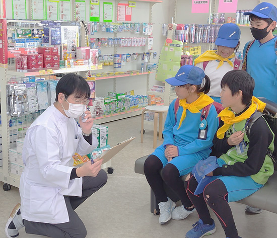 愛知県豊田署などが児童に対する「こども110番の家」駆け込み訓練