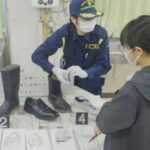 神奈川県都筑署が小学校で警察業務体験イベント開く