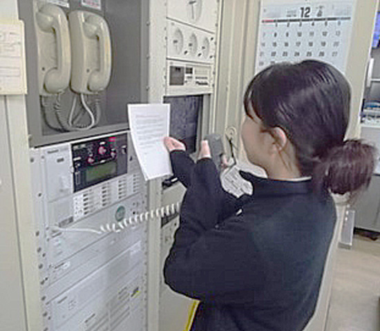 栃木県警運転免許センターで英語の交通安全放送　外国人免許保有者向けに