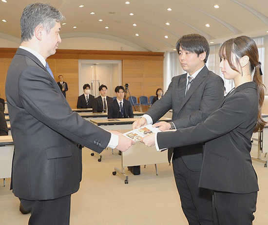 富山県警の20代職員のワーキンググループが人材確保の提言まとめる