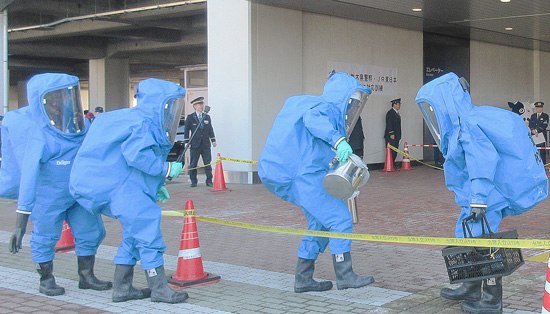栃木県警鉄道警察隊がJR那須塩原駅で
テロ対応訓練