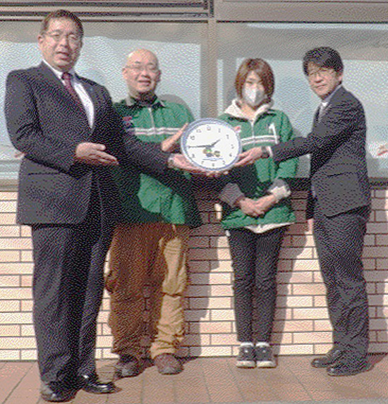 千葉県鴨川署が詐欺被害阻止のコンビニ2店舗を表彰