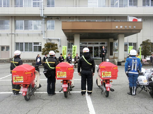岐阜県飛騨署は郵便局と連携した交通安全広報啓発活動の出発式開く