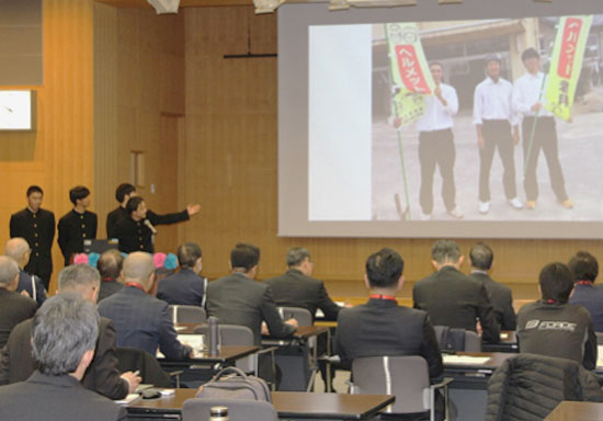 自転車ヘルメット着用へ　愛知県警が高校生の着用促進グランプリを開催