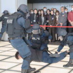 警視庁丸の内署が東京国際フォーラムでテロ対処訓練　機動隊等と対処要領を確認