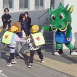 岩手県岩泉署が地域安全と交通安全の広報啓発活動