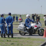 埼玉県警交機隊が職場見学会　新任隊員の10家族招く