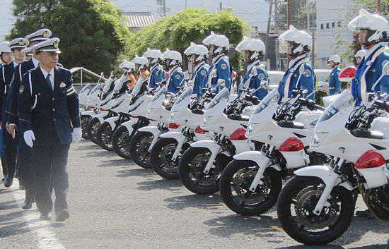 連休中の事故防止へ　静岡県警高速隊・交機隊が交通取締りの強化の出発式