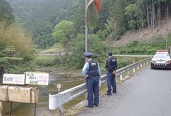アユ釣り解禁で車上狙いや水難事故に注意を　愛知県設楽署が呼びかけ