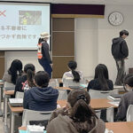 埼玉県警が4大学等で性犯罪被害防止講話　ながら歩きの危険性促す