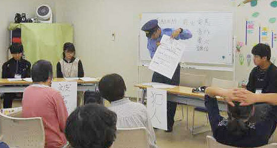 鳥取県郡家署が中学生の職場体験を実施　将来の警察官の獲得へ　