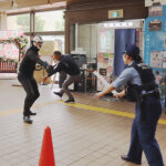有害物質散布・逃走事案の対応訓練　神奈川県麻生署など8署が連携