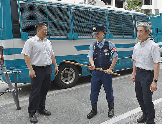 大阪府警が中国・韓国総領事館の警戒隊員を対象に受傷事故防止教養