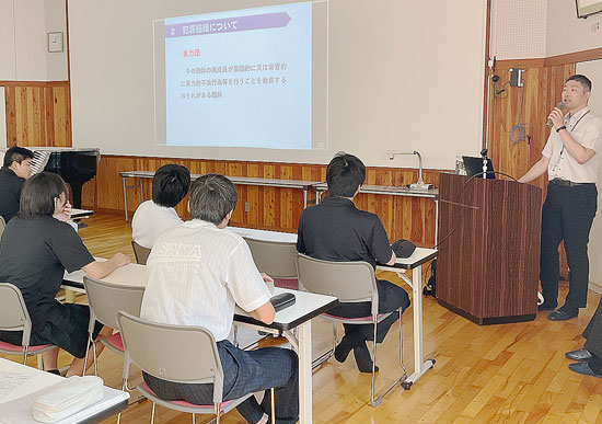 高校生に闇バイトの危険性訴え　長野県警が高校で啓発活動