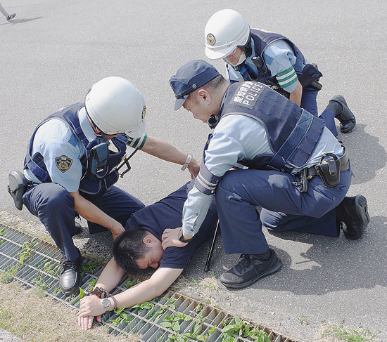 愛知県設楽署・足助署・長野県阿南署が合同緊急配備訓練