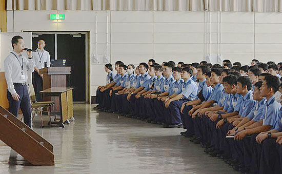 愛知県警察学校で初任科生を対象に警察官採用に関する教養