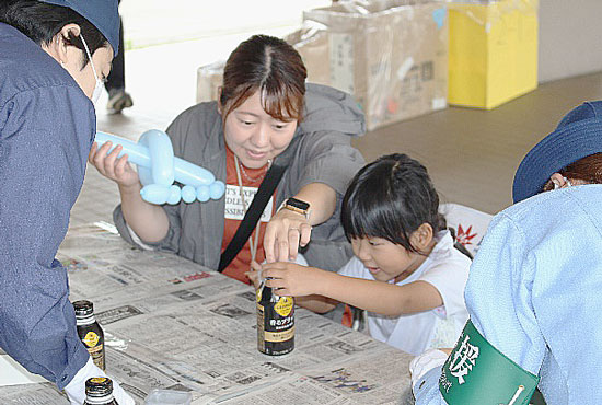 広島県世羅署が高校の文化祭に警察署ブースを出展