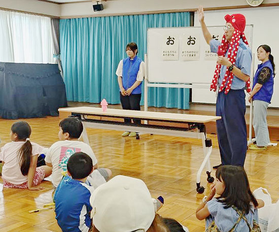 神奈川県大和署が小学生に防犯広報　夏休み中の安全へ