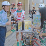 静岡県警が自転車ロードレースチームと自転車の安全利用を呼びかけ