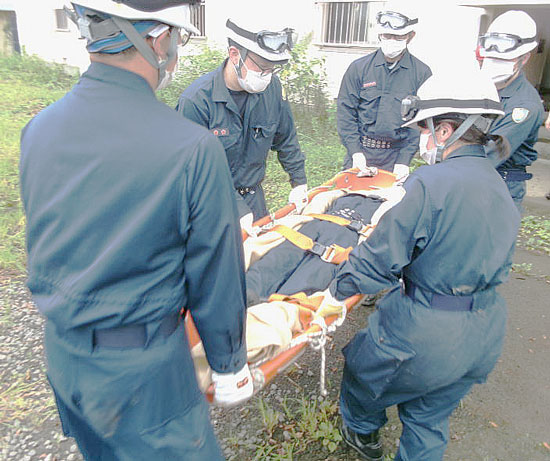 宮城県白石署が機動隊と合同救助訓練