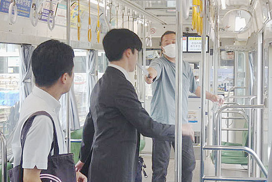アジア大会見据え　愛知県豊橋署が豊橋鉄道と不審者対応訓練