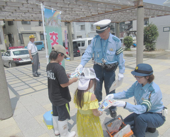 愛知県半田署が管内「篠島」で交通安全啓発