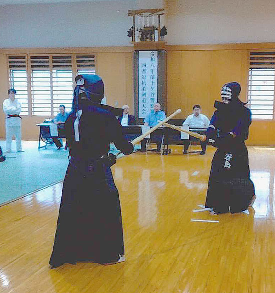 神奈川県保土ケ谷署が4所属対抗の柔道・剣道大会を開催