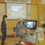 埼玉県飯能署が女子サッカー選手と交通事故防止呼びかけ